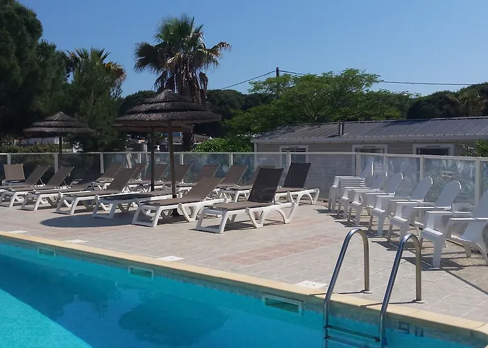 Les Roches D'agde مكان تخييم *